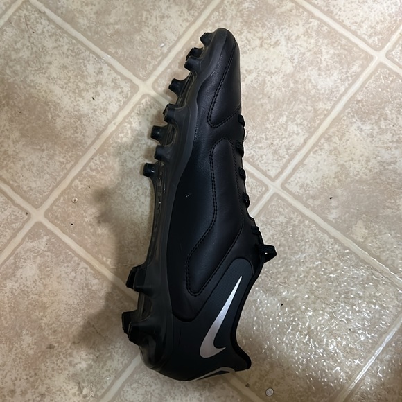 Soccer Cleats - Picture 3 of 4